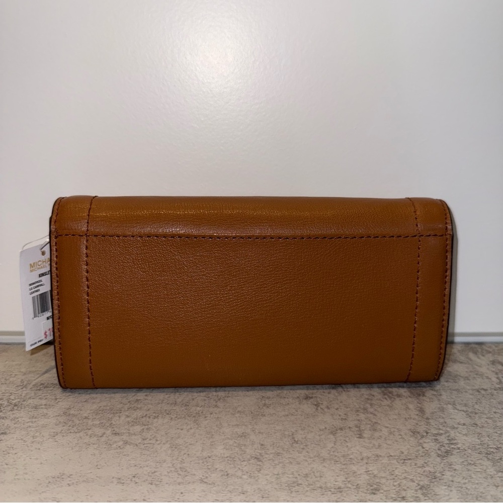 Michael Kors Kinsley Brown Carryall Wallet - Picture 2 of 7